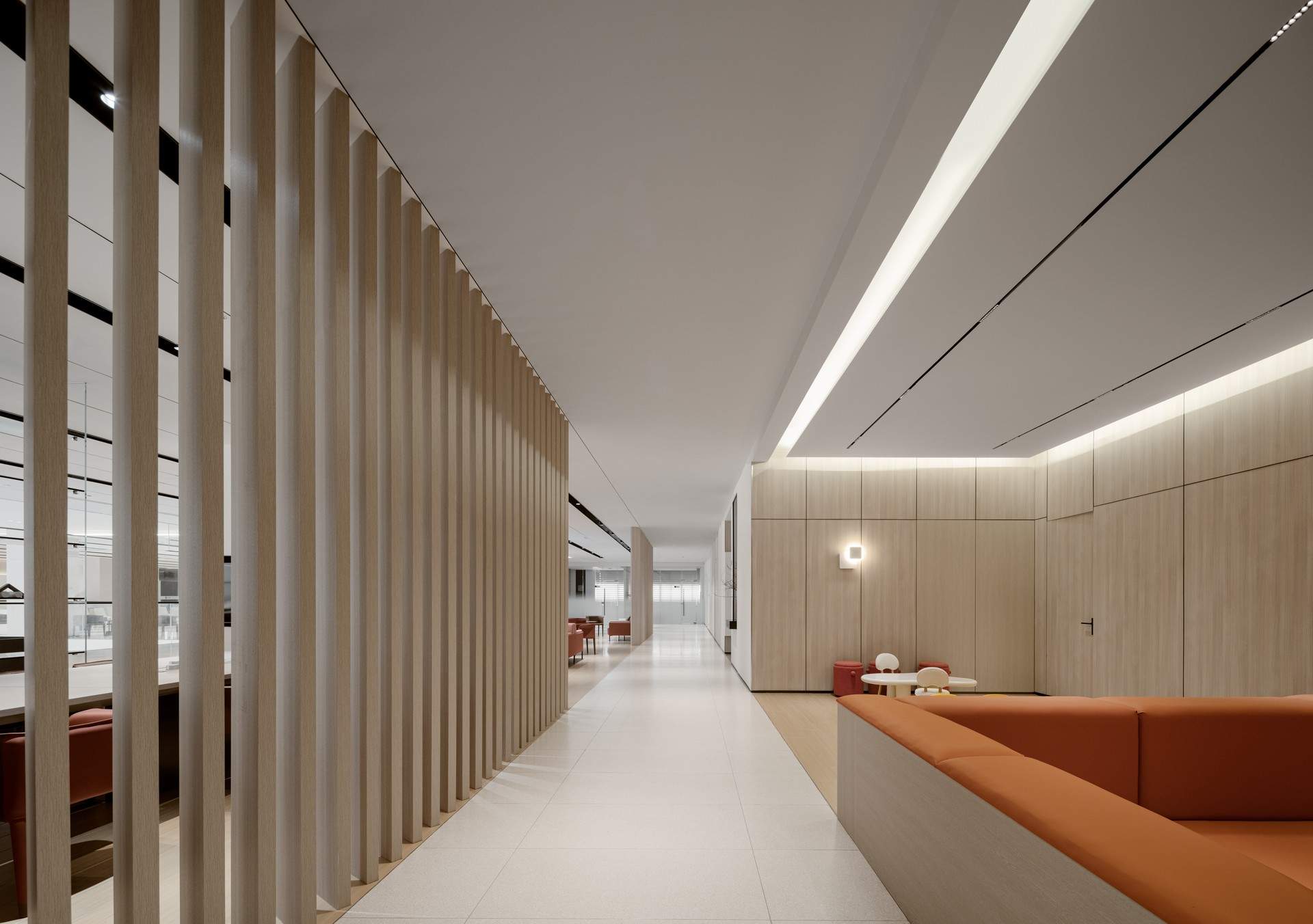 长沙比亚迪仰望汽车超级旗舰中心店 / FORMS方世