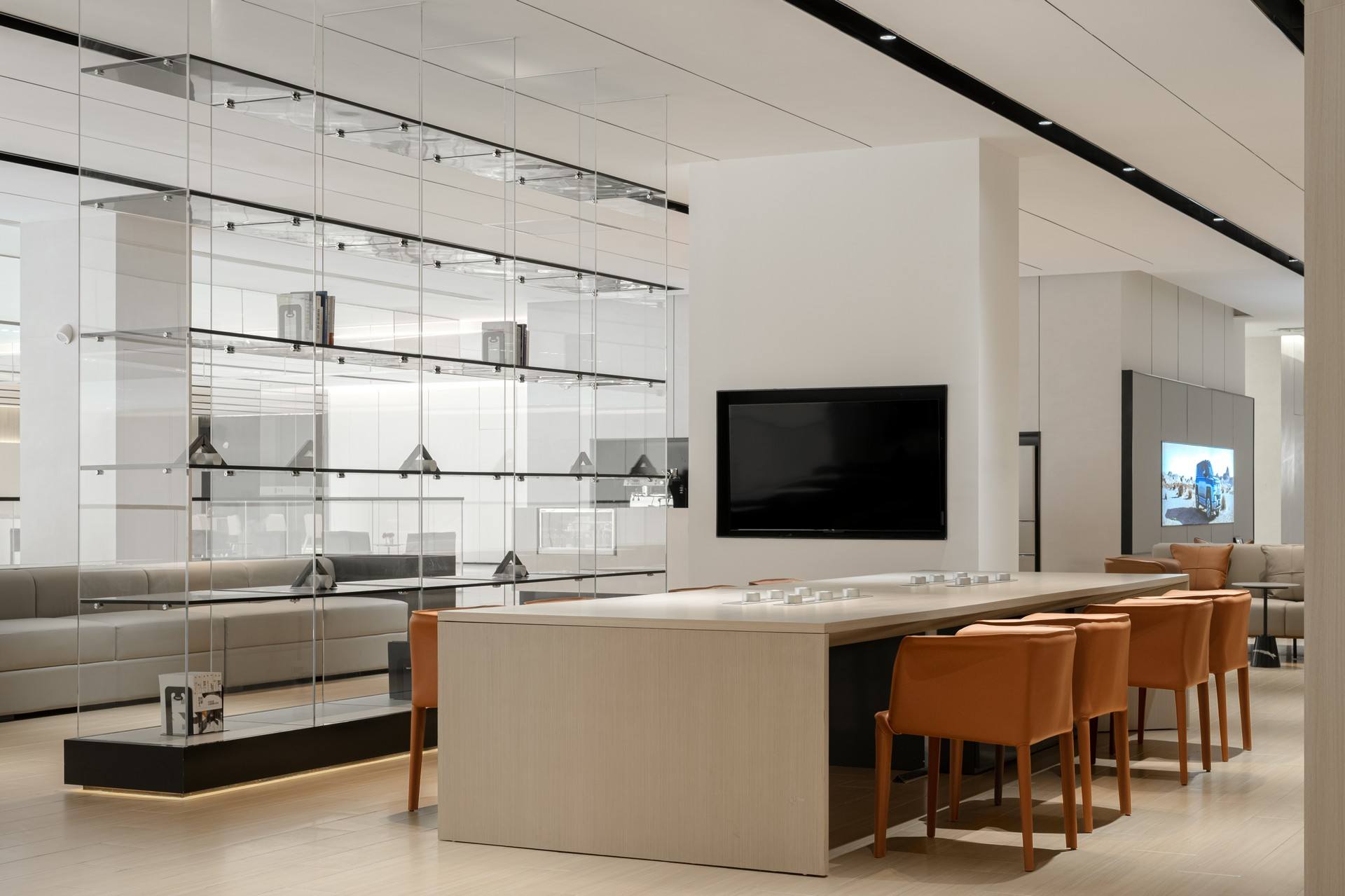 长沙比亚迪仰望汽车超级旗舰中心店 / FORMS方世