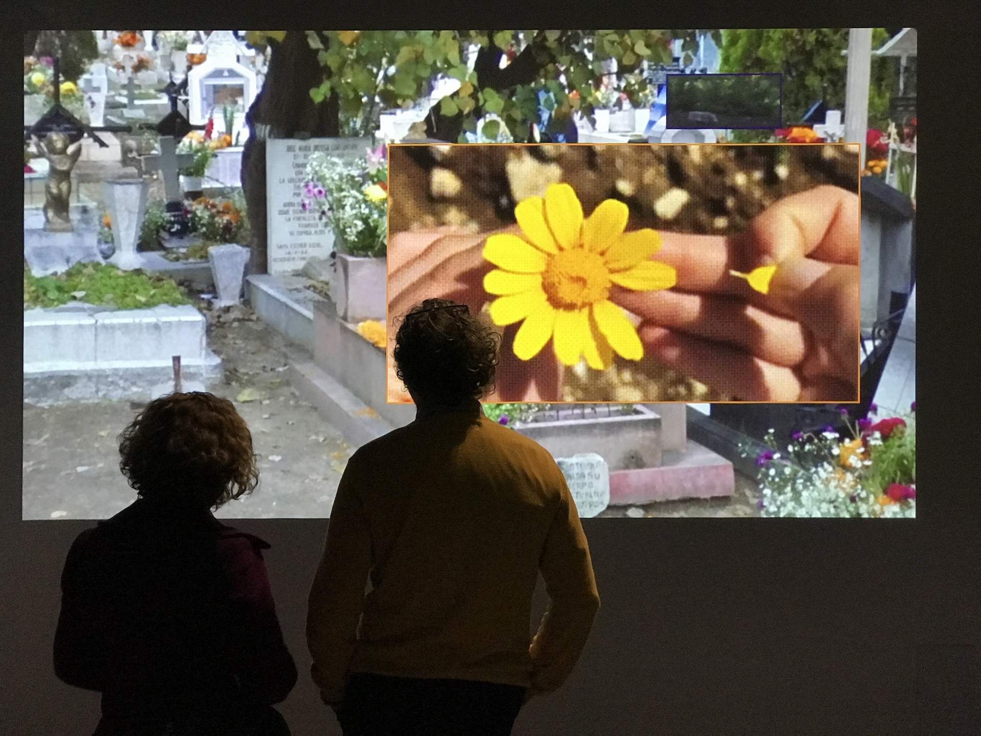 《有趣的世界》装置二:AI驱动的交互式叙事装置 / 某集体ART+TECH