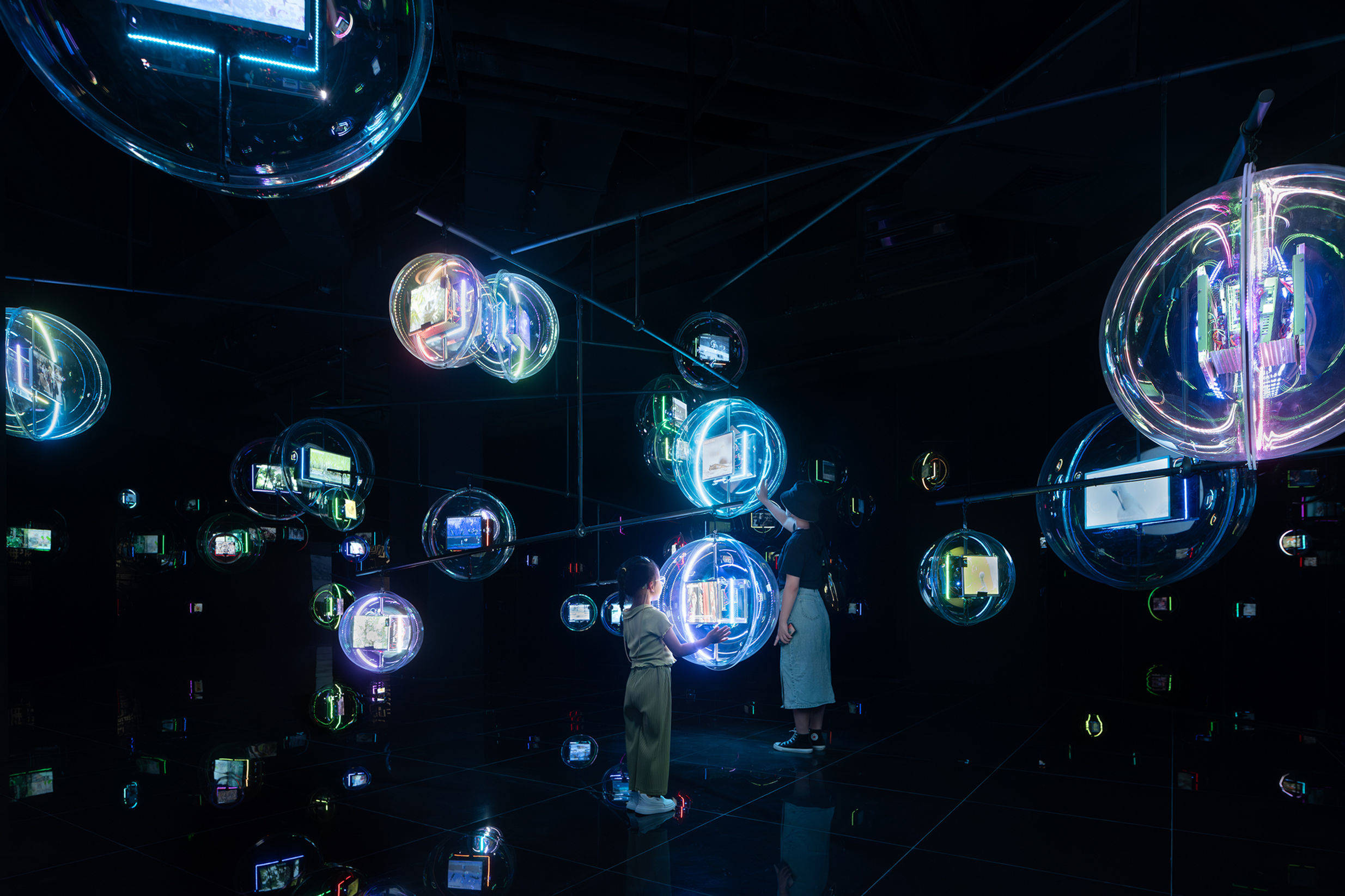 超级分镜——深圳文化多样性主题策展季 / 直径叙事设计