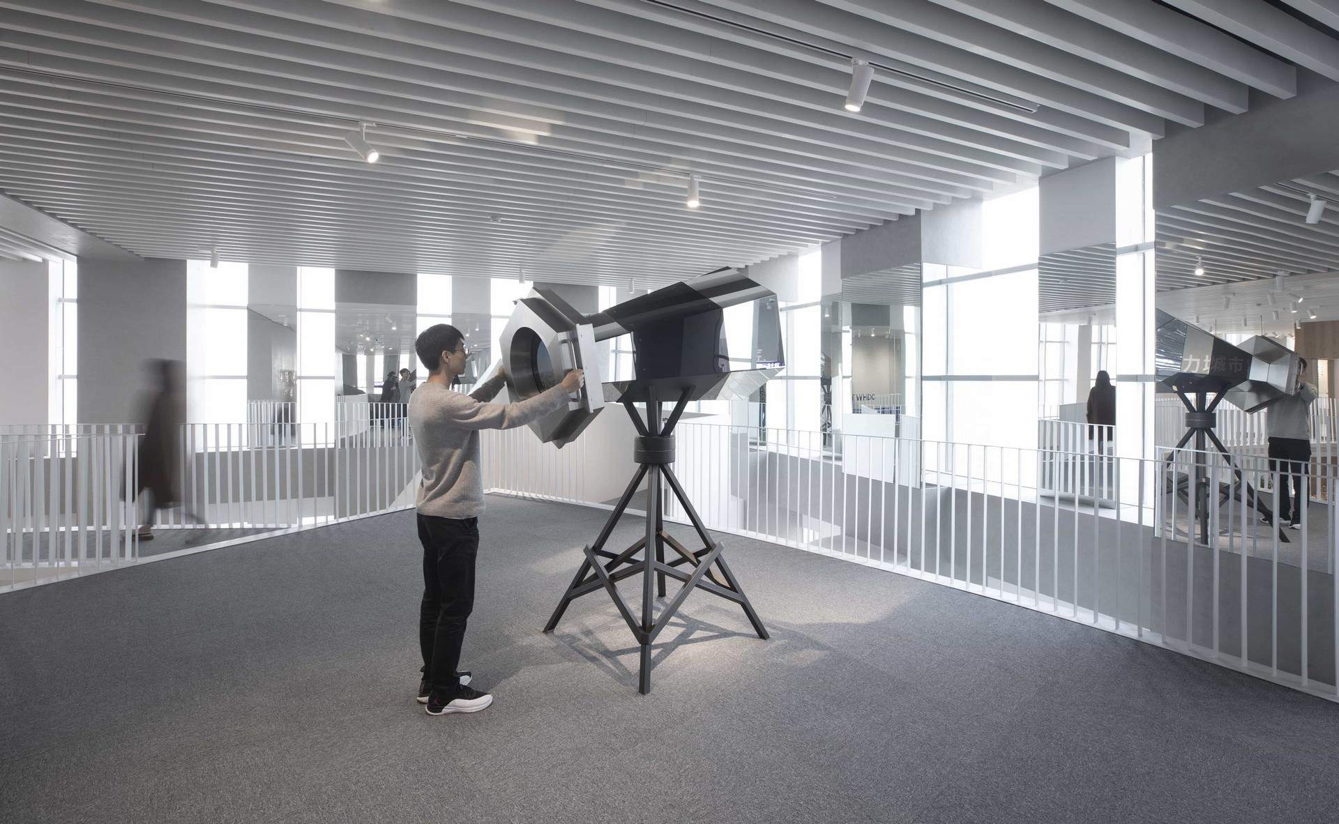 企业馆里的游园体验 - 武汉地产集团品牌馆 / 直径叙事设计