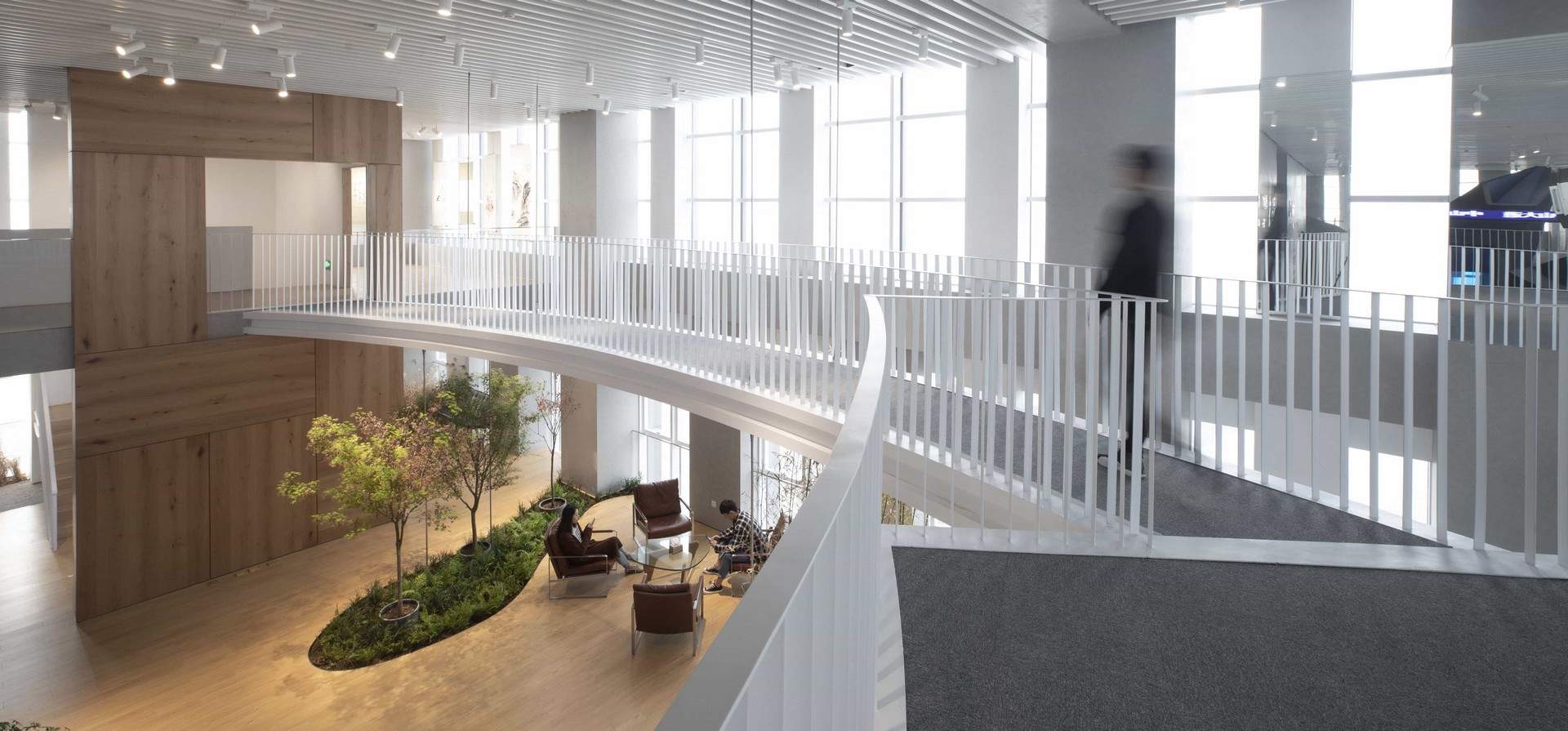 企业馆里的游园体验 - 武汉地产集团品牌馆 / 直径叙事设计