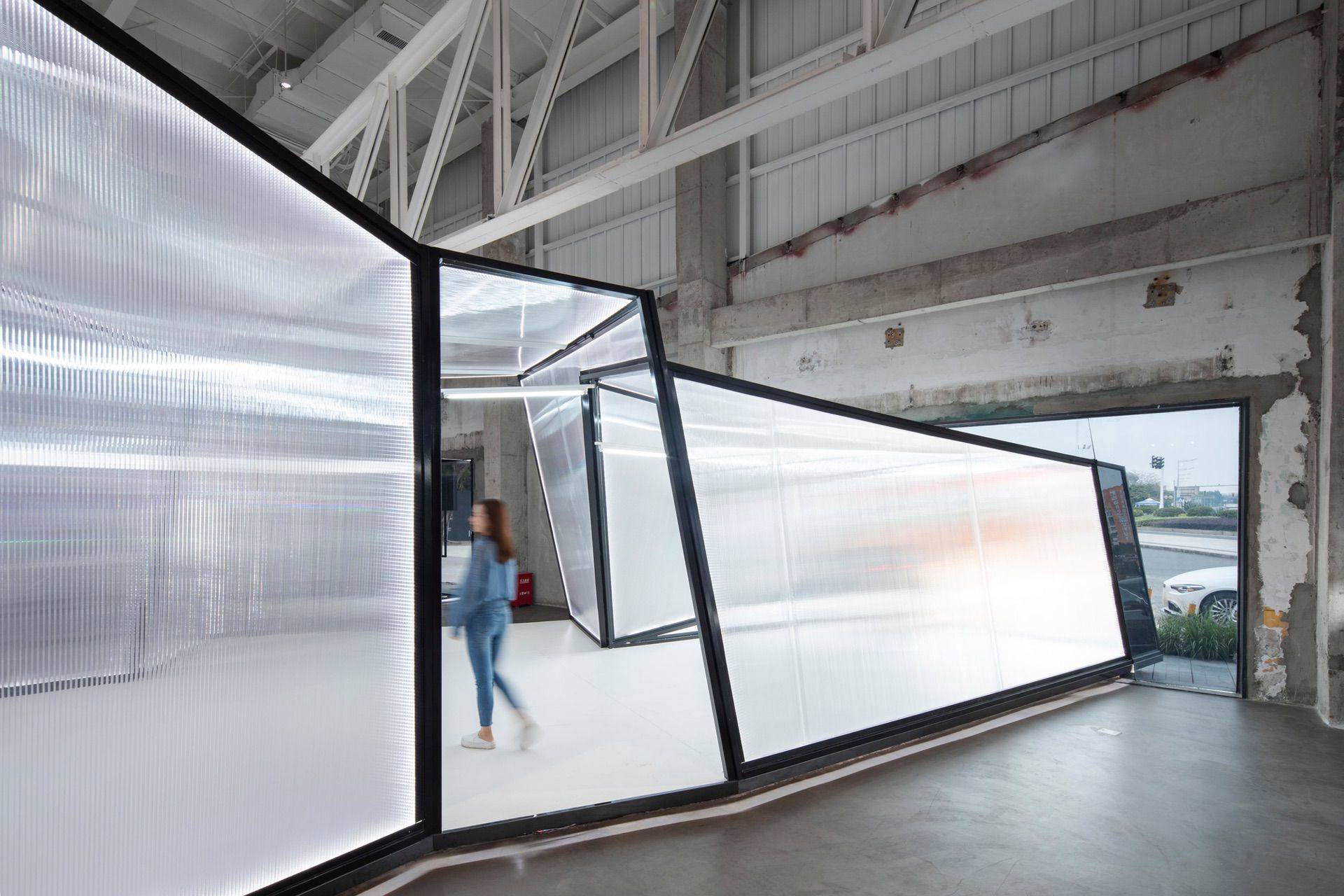 东莞，万科龙湾创想社—1835城市展厅 / 直径叙事设计