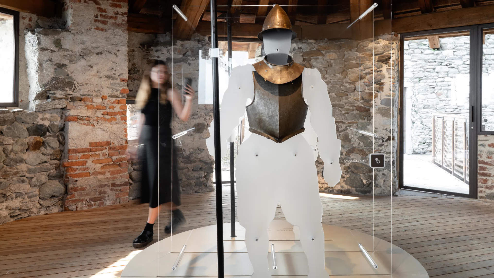 坎内罗漫步传说 - 马焦雷湖声音城堡 / Dotdotdot