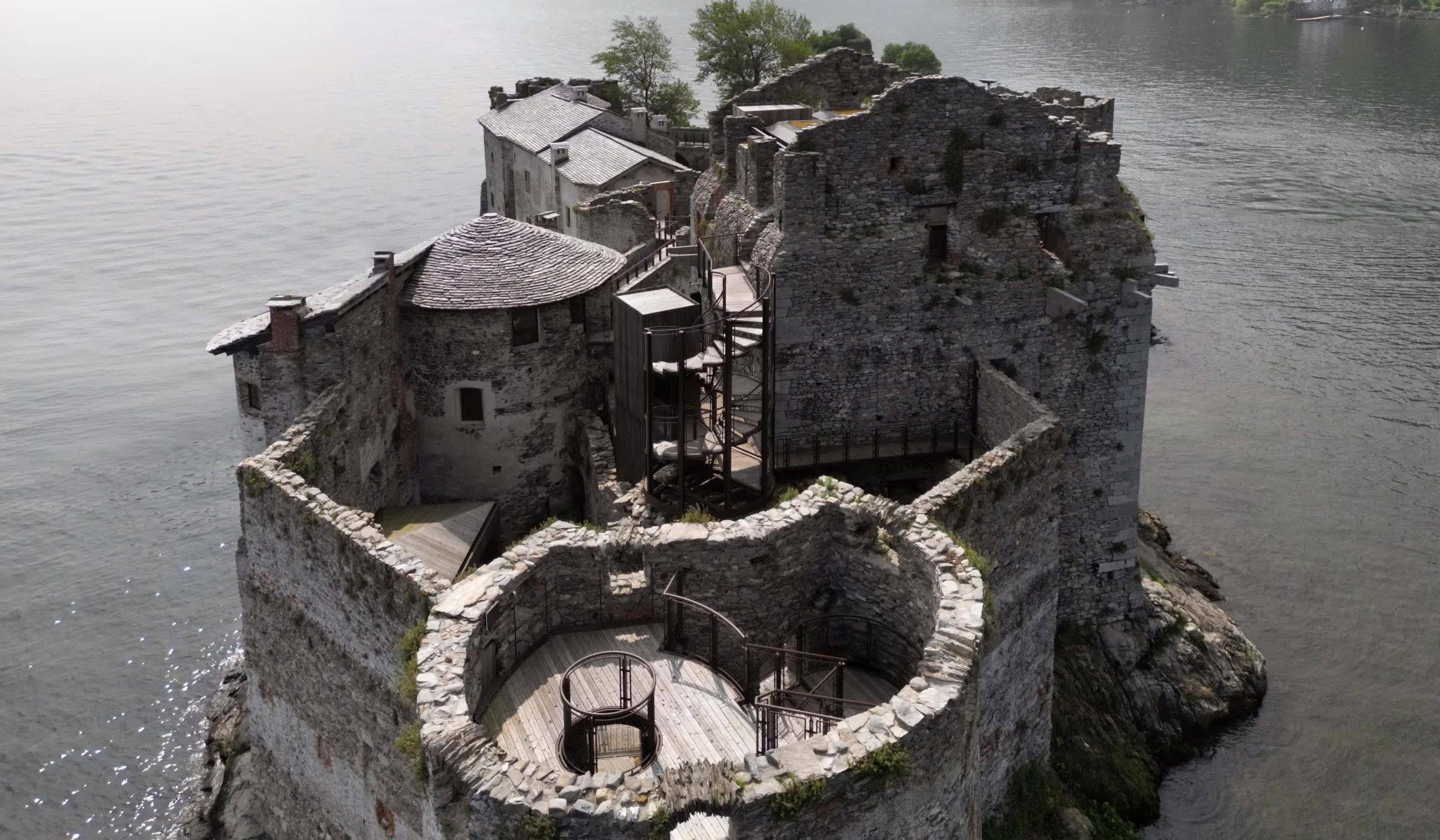 坎内罗漫步传说 - 马焦雷湖声音城堡 / Dotdotdot