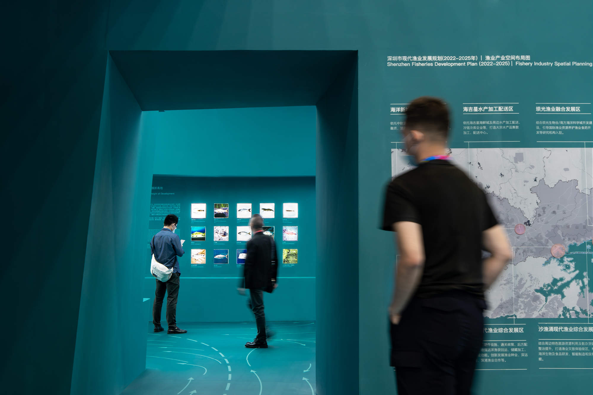 百舸争流，深圳渔博会“渔业发展建设规划展”策展及展览设计 / Pills Architects