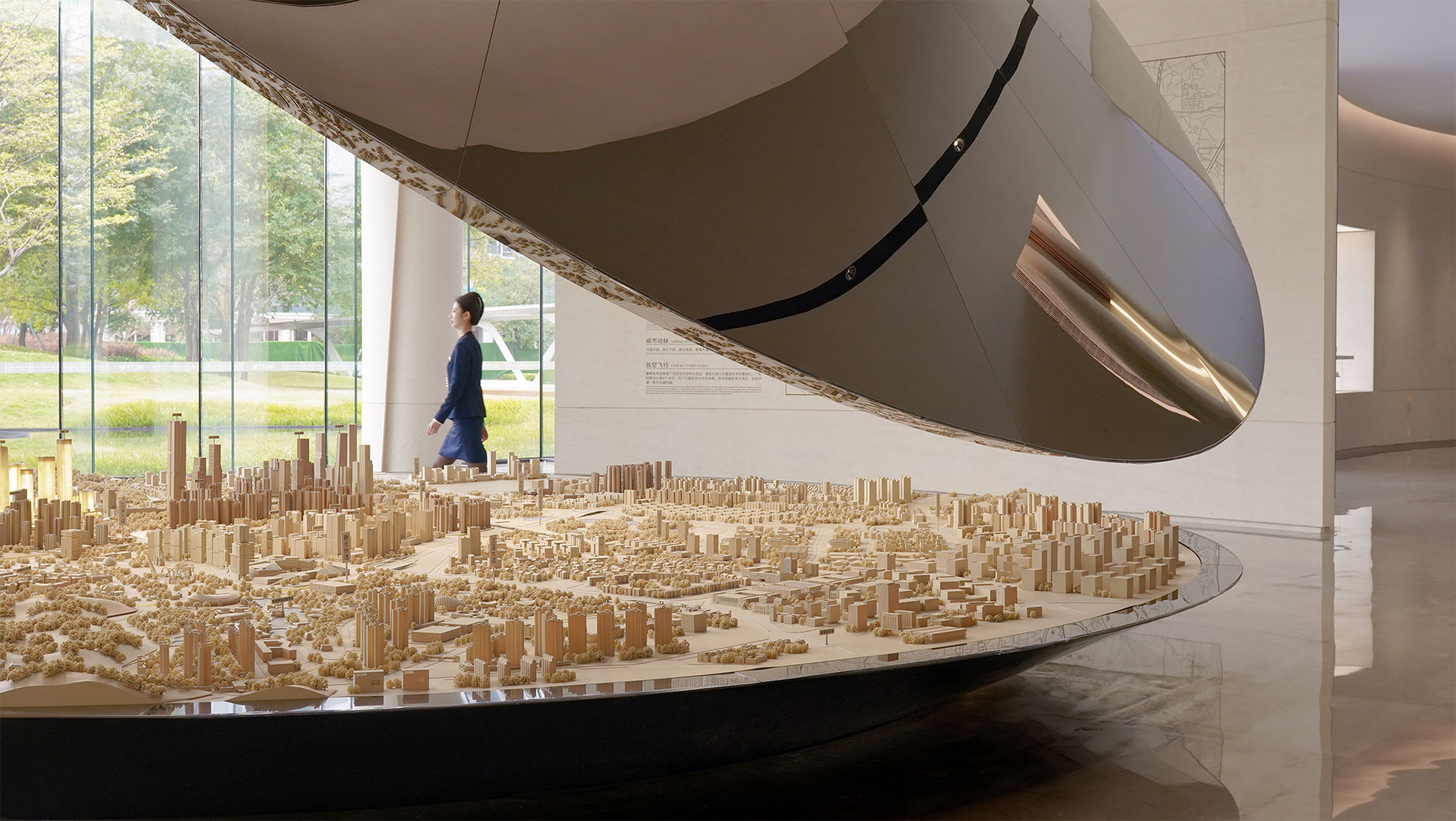 广州，万博之眼：万博片区城市展览馆改造设计 / Pills Architects