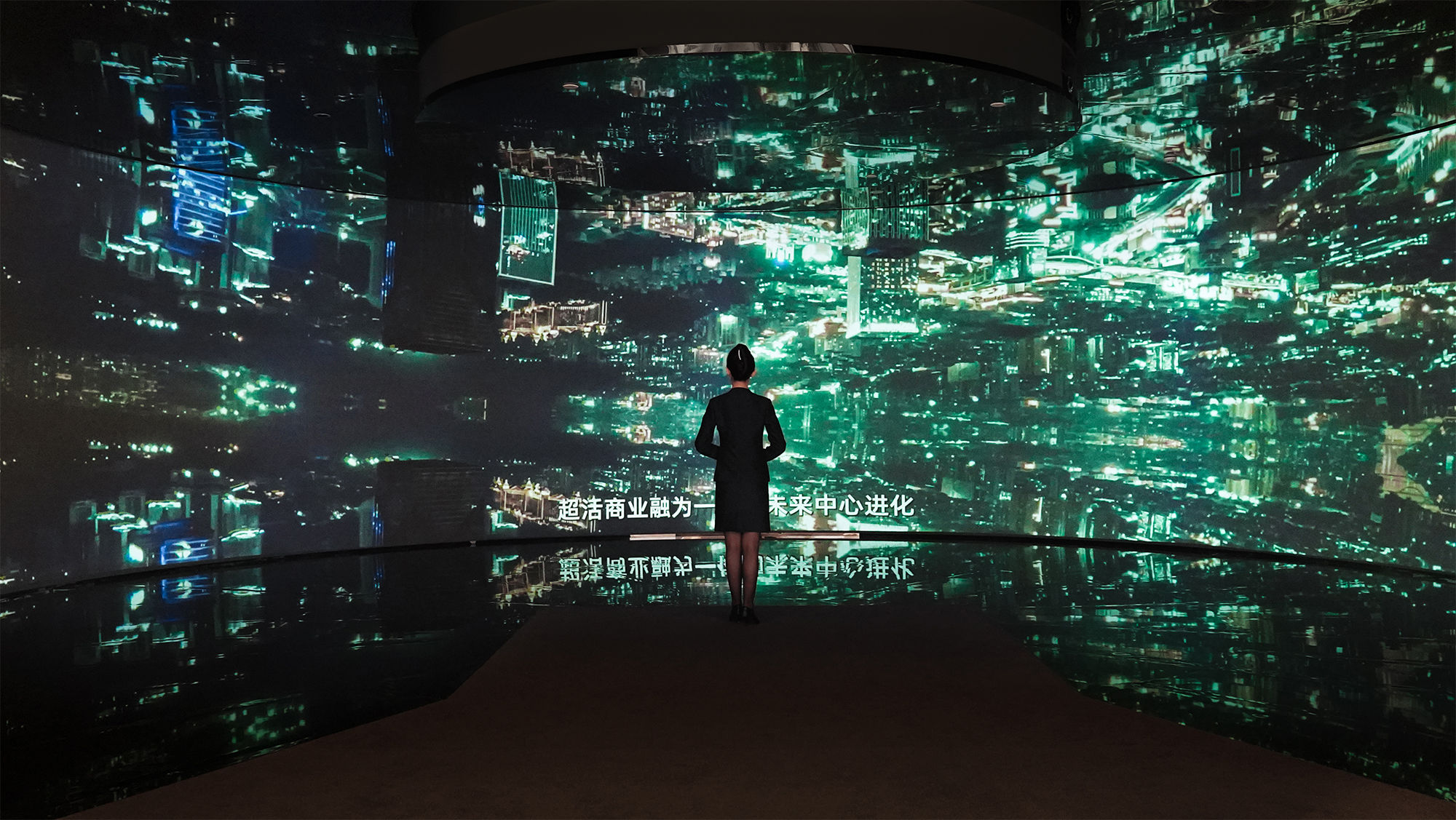 广州，万博之眼：万博片区城市展览馆改造设计 / Pills Architects