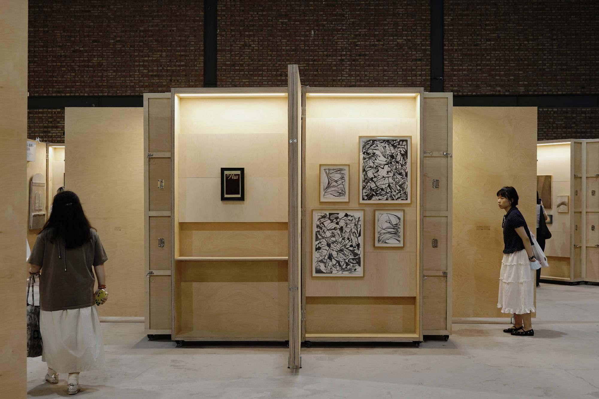 ART021 BEIJING “珍宝阁" 特别展览展柜系统设计 / Pills Architects