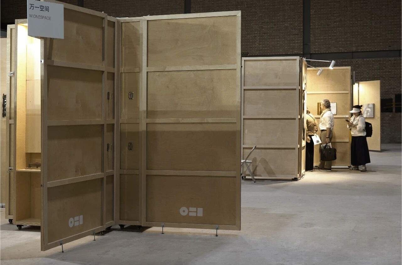 ART021 BEIJING “珍宝阁" 特别展览展柜系统设计 / Pills Architects