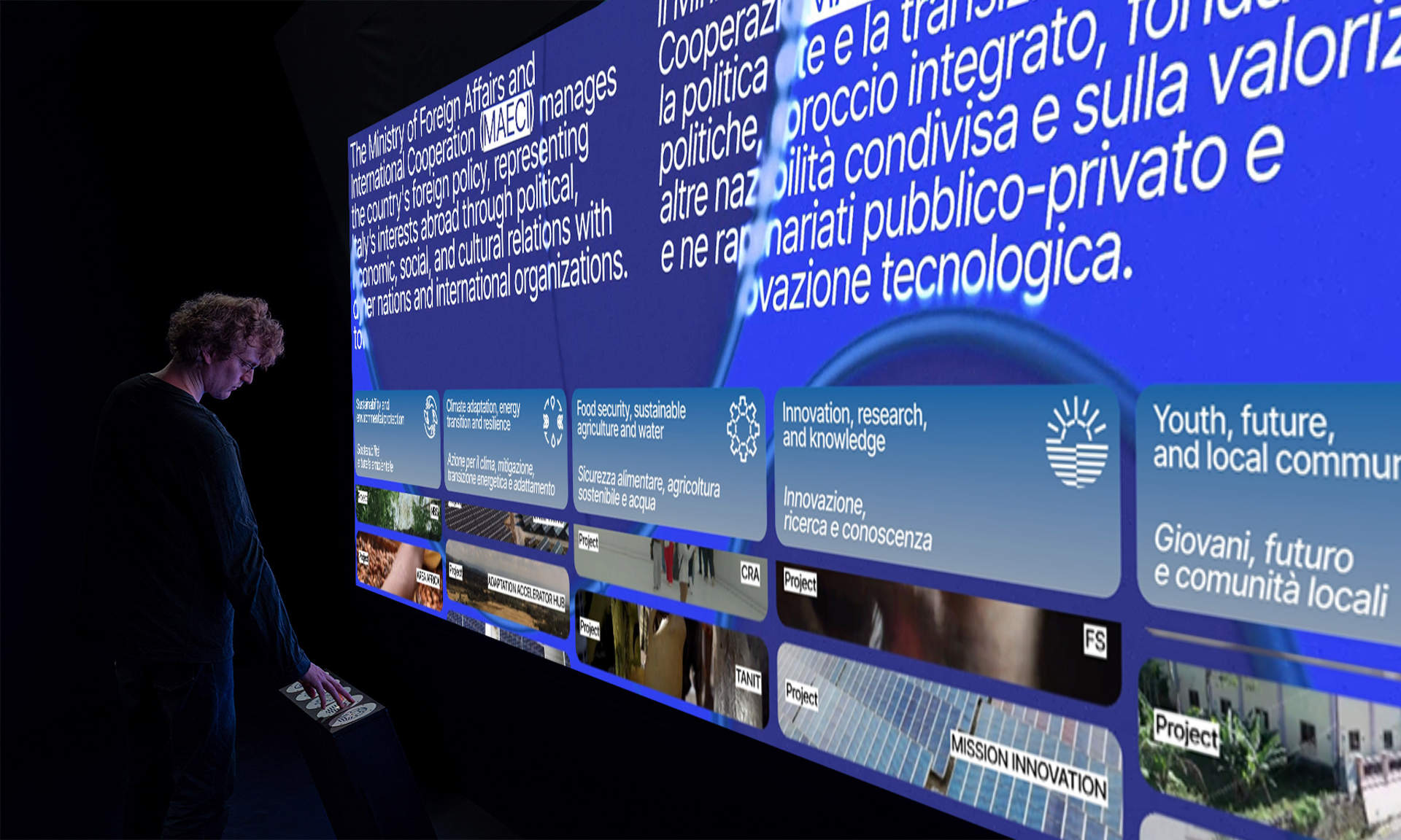 巴西COP30 - 意大利馆“共创未来”主题展多媒体装置艺术 / Dotdotdot