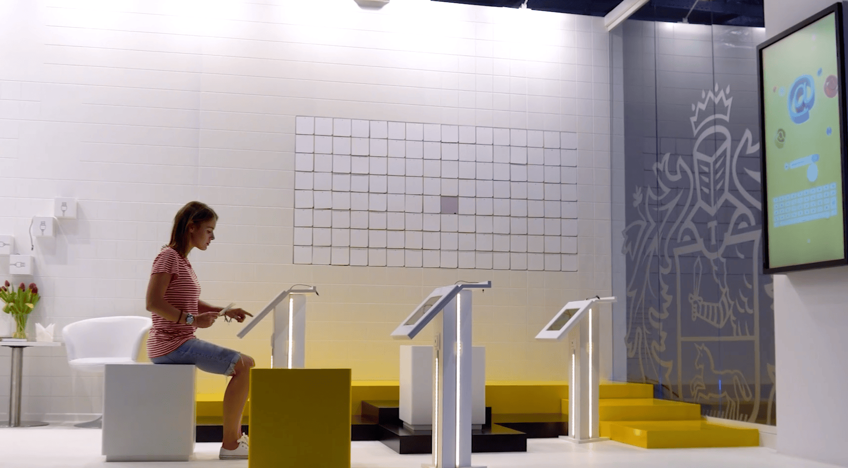 寻觅英才——Tinkoff 银行 Finopolis 2018 展台设计 / Inty++