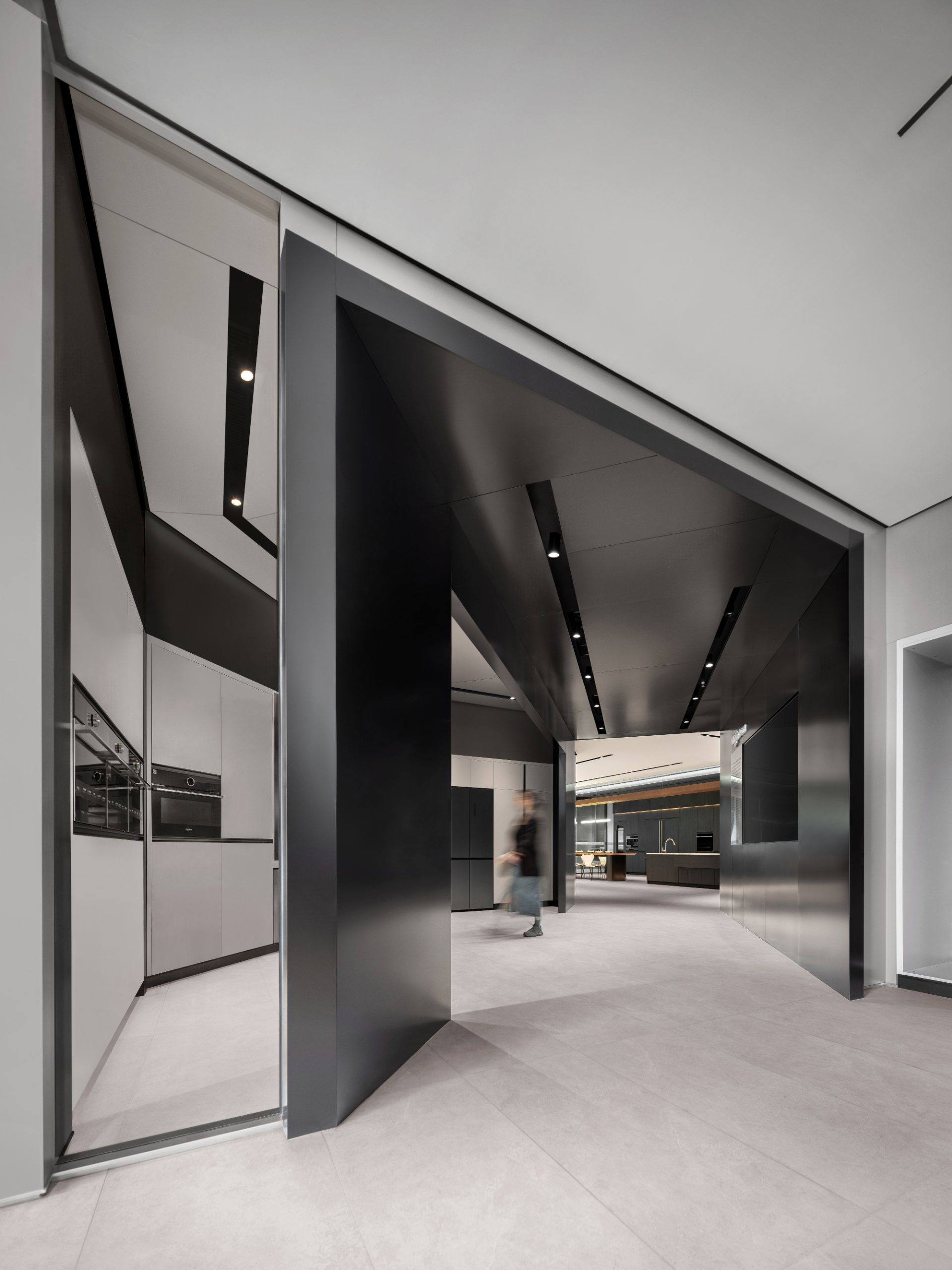 悦享生活：惠而浦南京旗舰展厅的极简美学与场景化设计 / MOC DESIGN