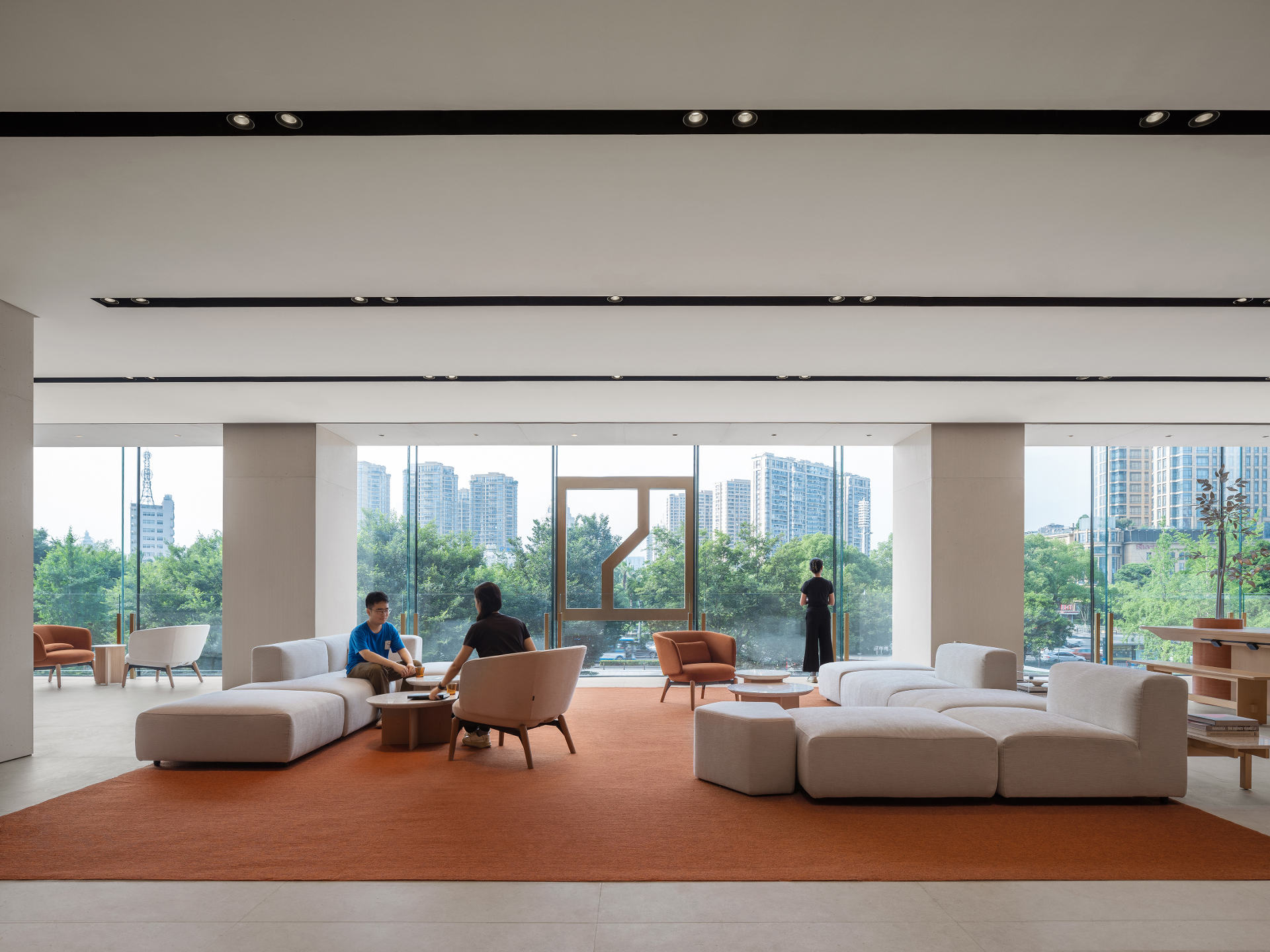 温暖舒适中融汇艺术与科技——极氪中心·温州财富中心店 / MOC DESIGN