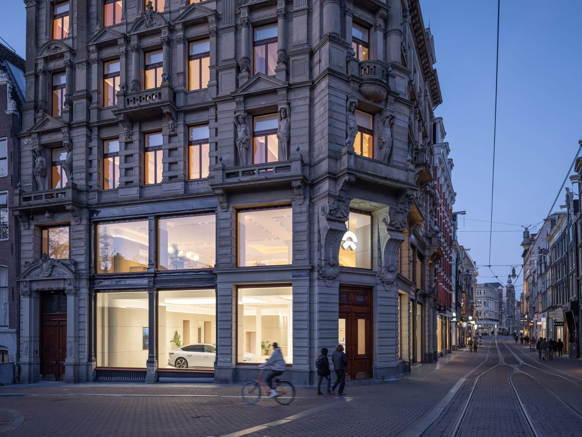 NIO House 阿姆斯特丹蔚来中心 / MVRDV