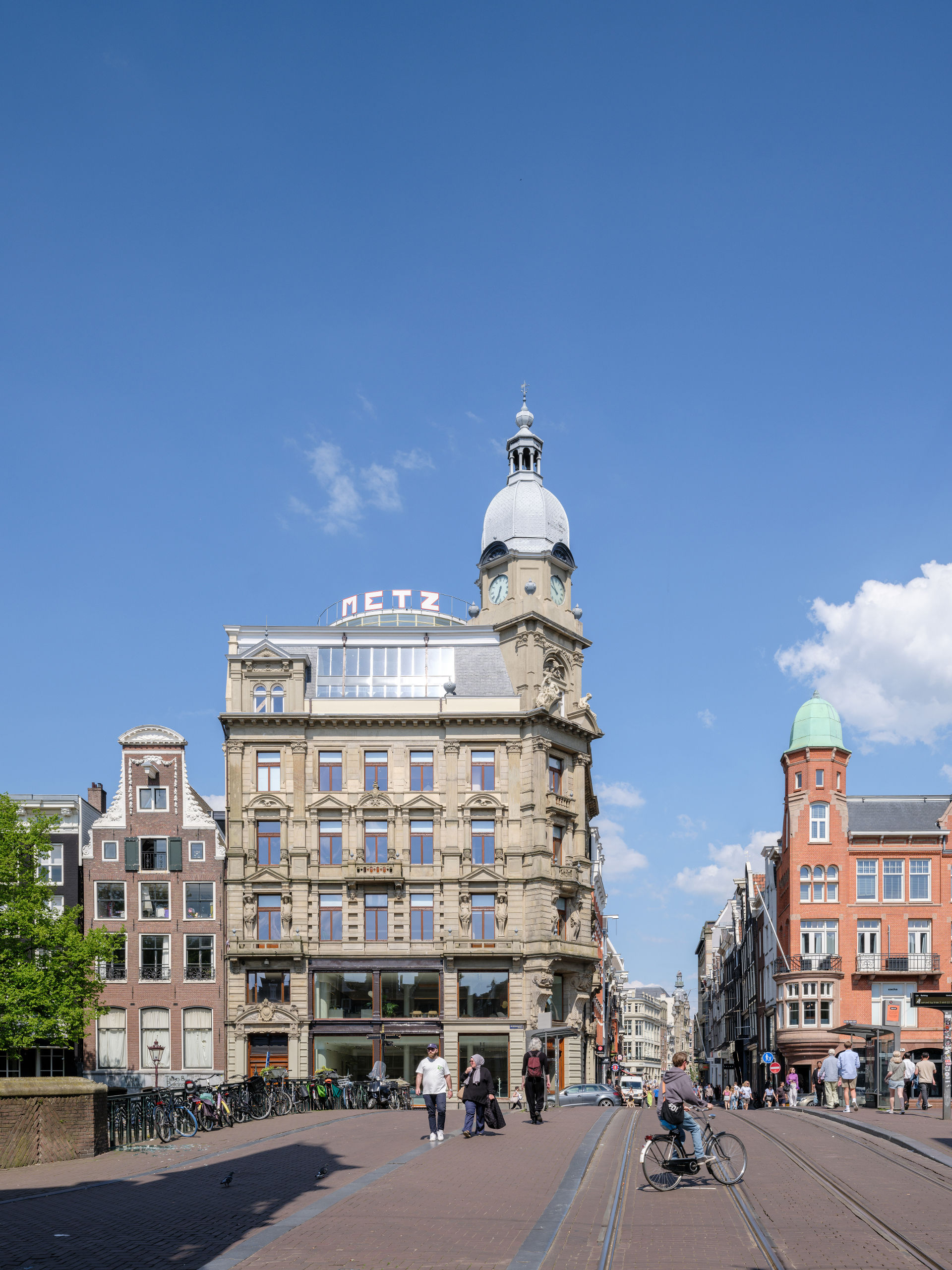 NIO House 阿姆斯特丹蔚来中心 / MVRDV