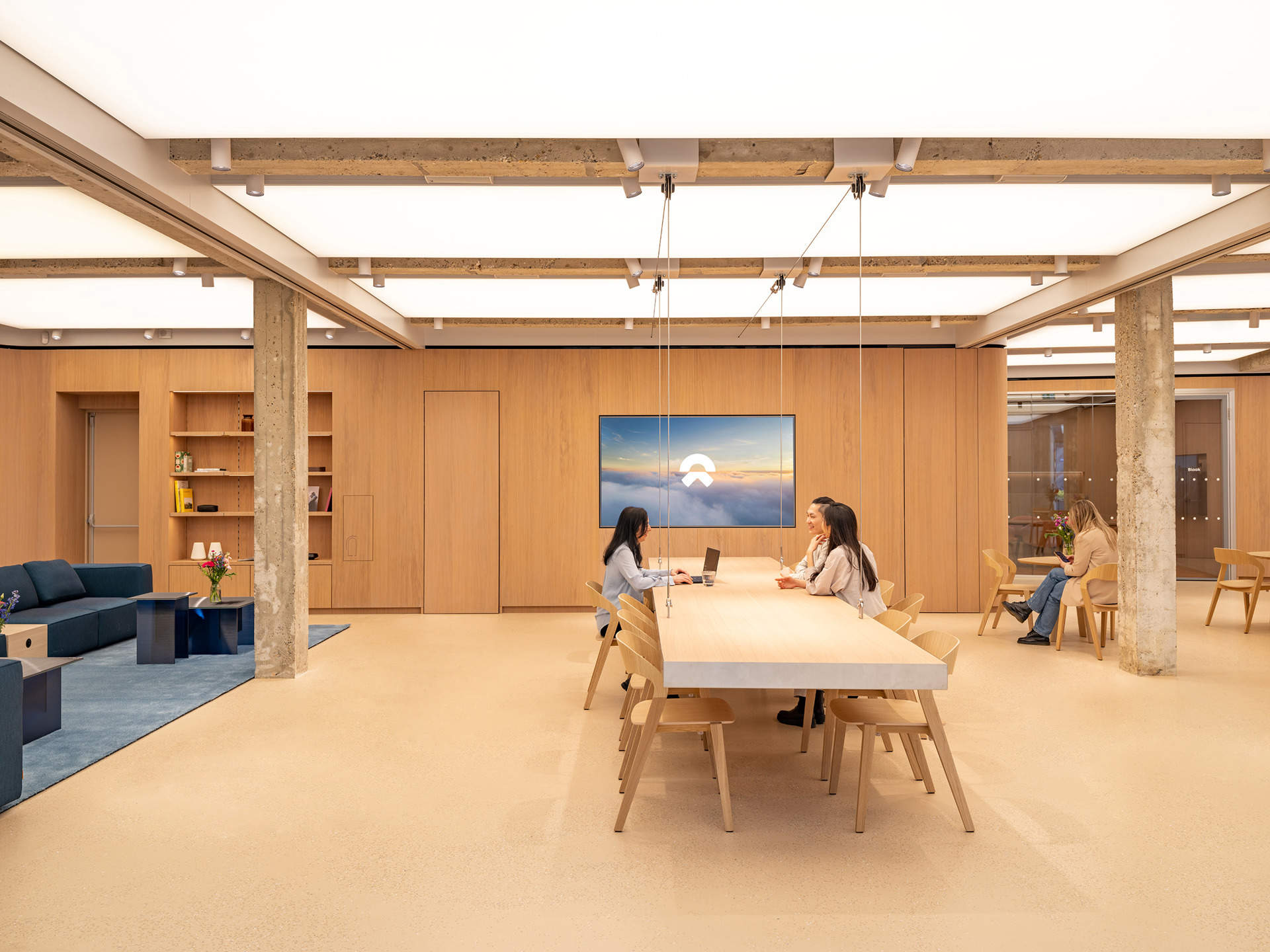 鹿特丹蔚来中心 (NIO House Rotterdam) / MVRDV