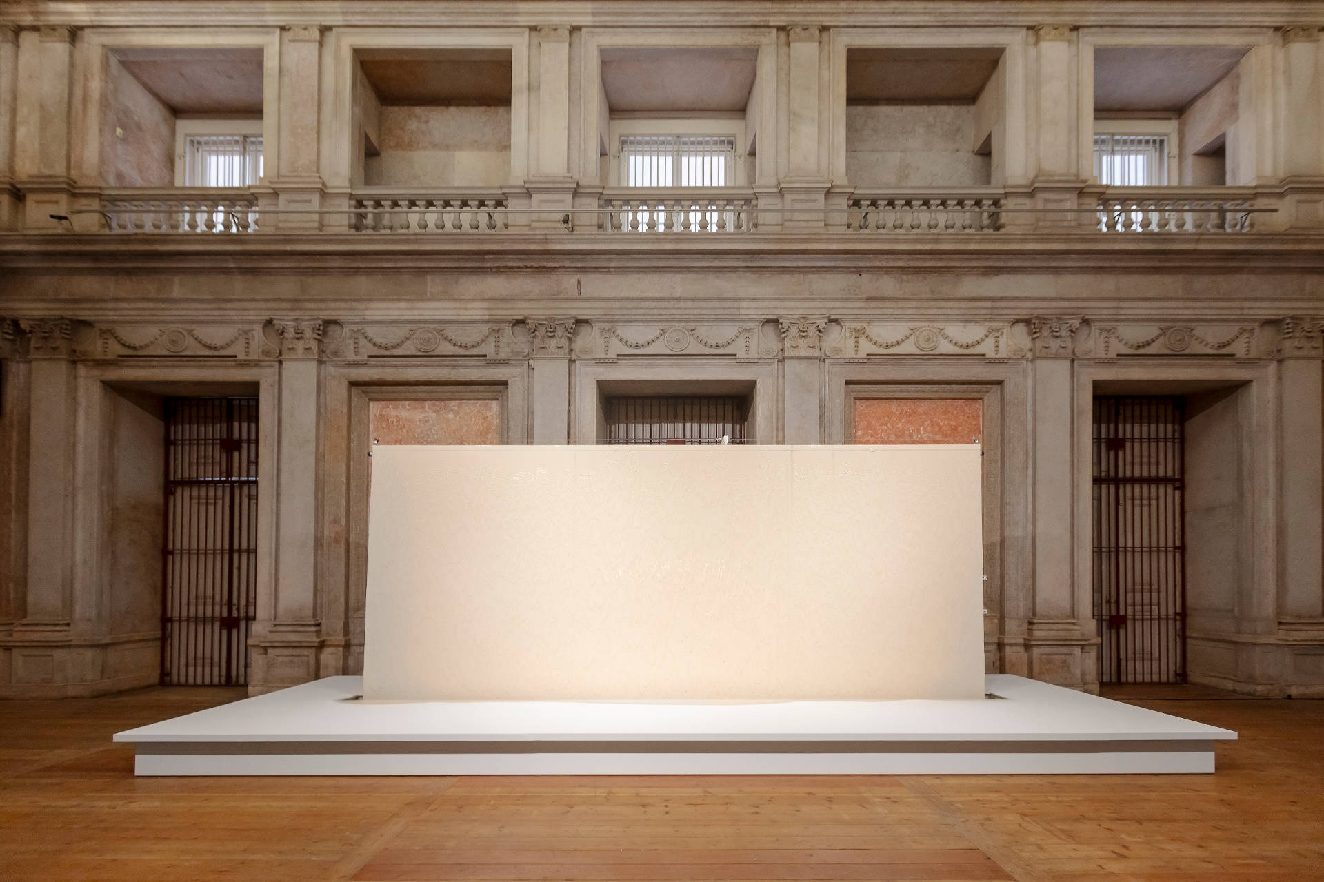 迈向永恒：Vista Alegre 200周年阿茹达宫纪念展，葡萄牙 / P06 studio