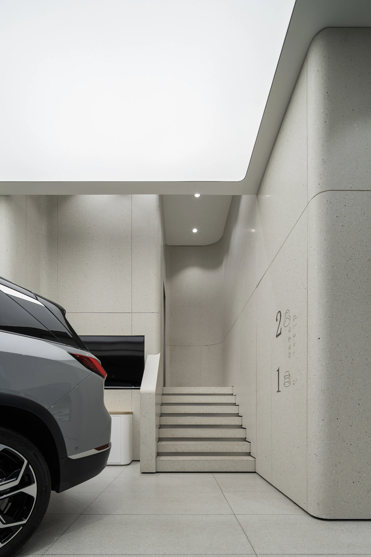NIO House - 成都万象城蔚来中心:围绕艺廊构建社区 / MOC DESIGN